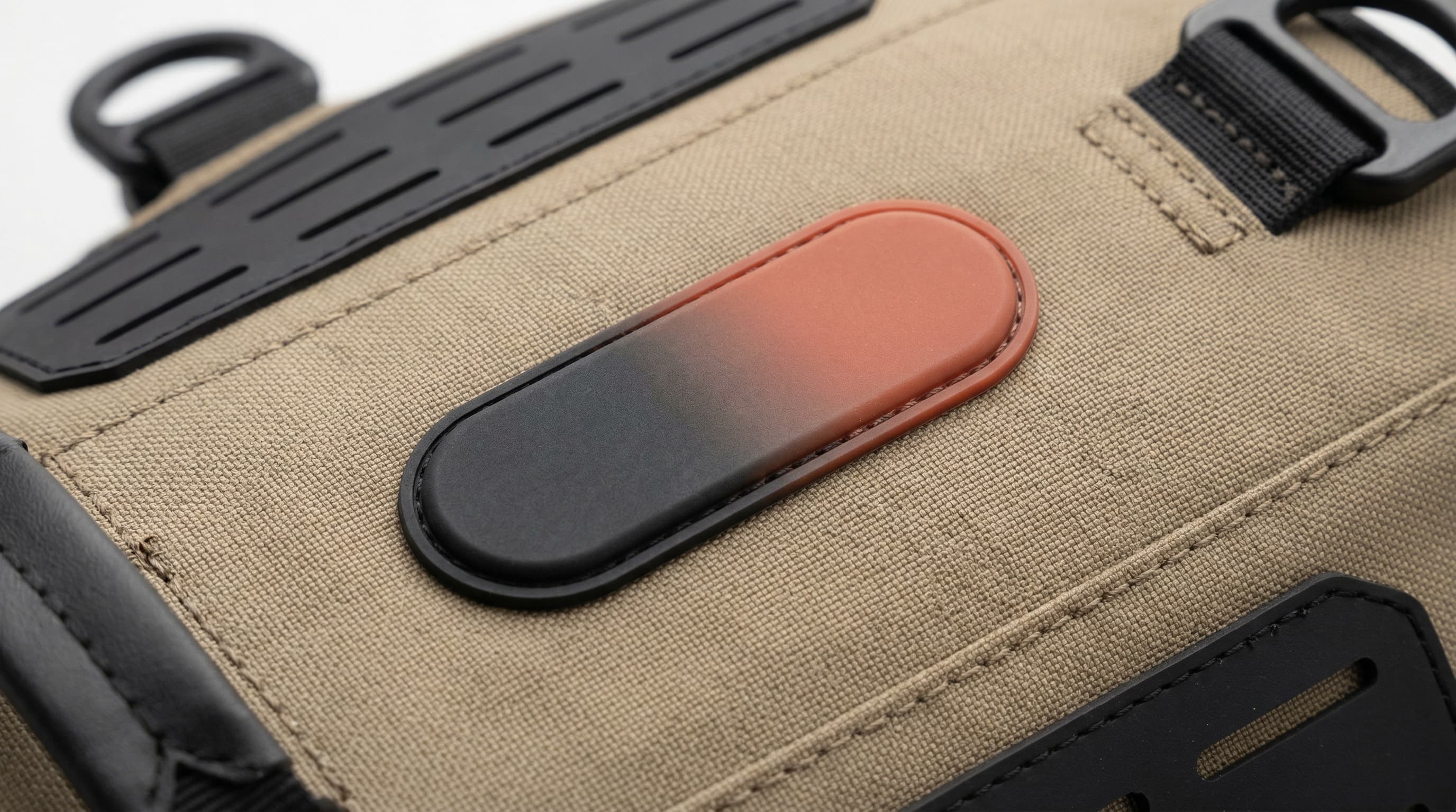 Macro shot of the thermal indicator and Y-shaped chest structure